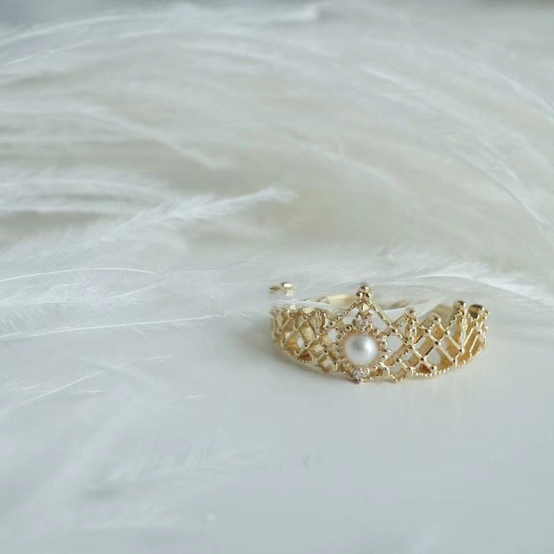 Barbie as The Princess and the Pauper Anneliese Crown Ring
