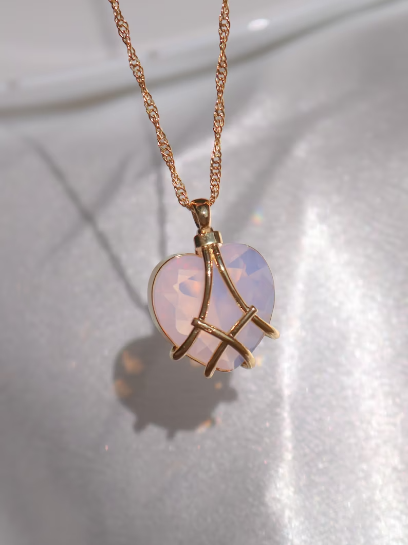 Barbie and the Diamond Castle Heart Necklace