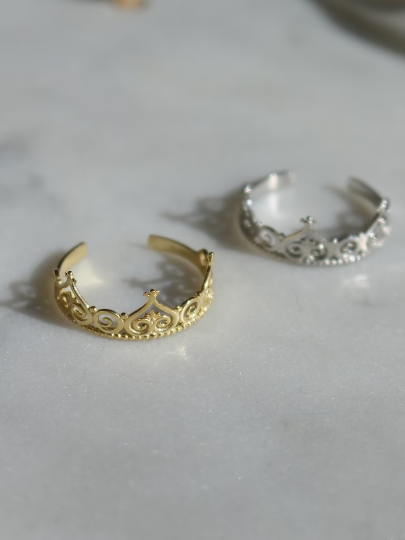 Barbie: The Princess and the Pauper Anneliese & Erika Crown Ring