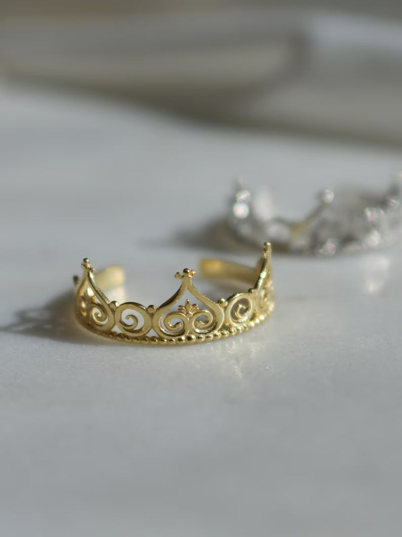 Barbie: The Princess and the Pauper Anneliese & Erika Crown Ring