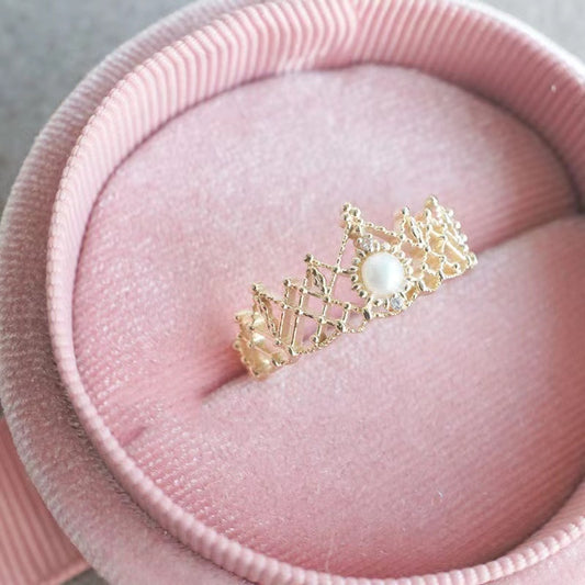 Barbie as The Princess and the Pauper Anneliese Crown Ring