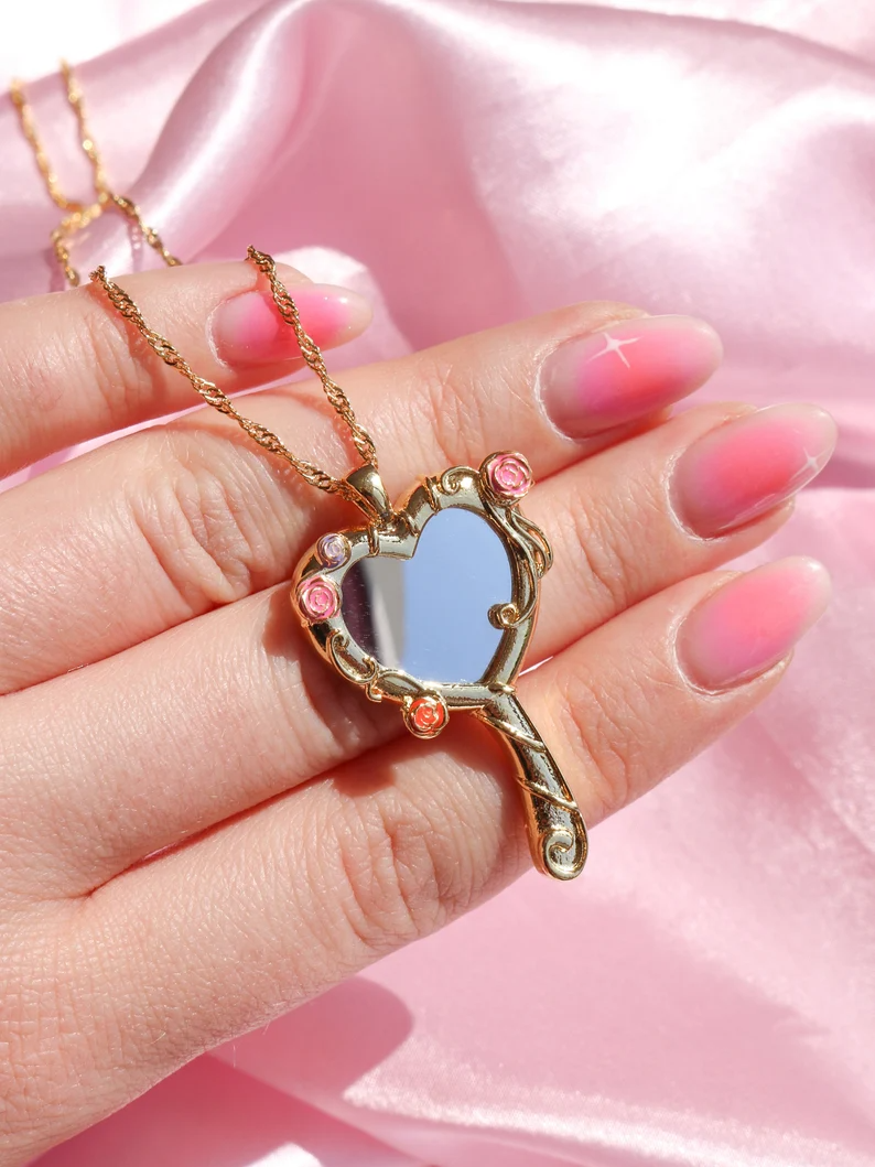 Barbie and the Diamond Castle Princess Liana and Alexa Magic Mirror Heart Necklace