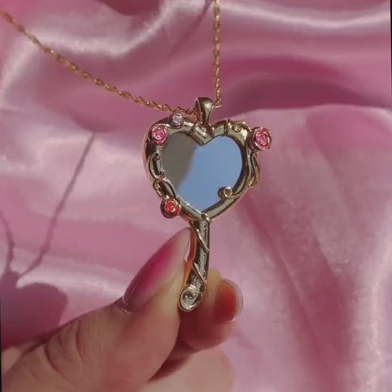Barbie and the Diamond Castle Princess Liana and Alexa Magic Mirror Heart Necklace